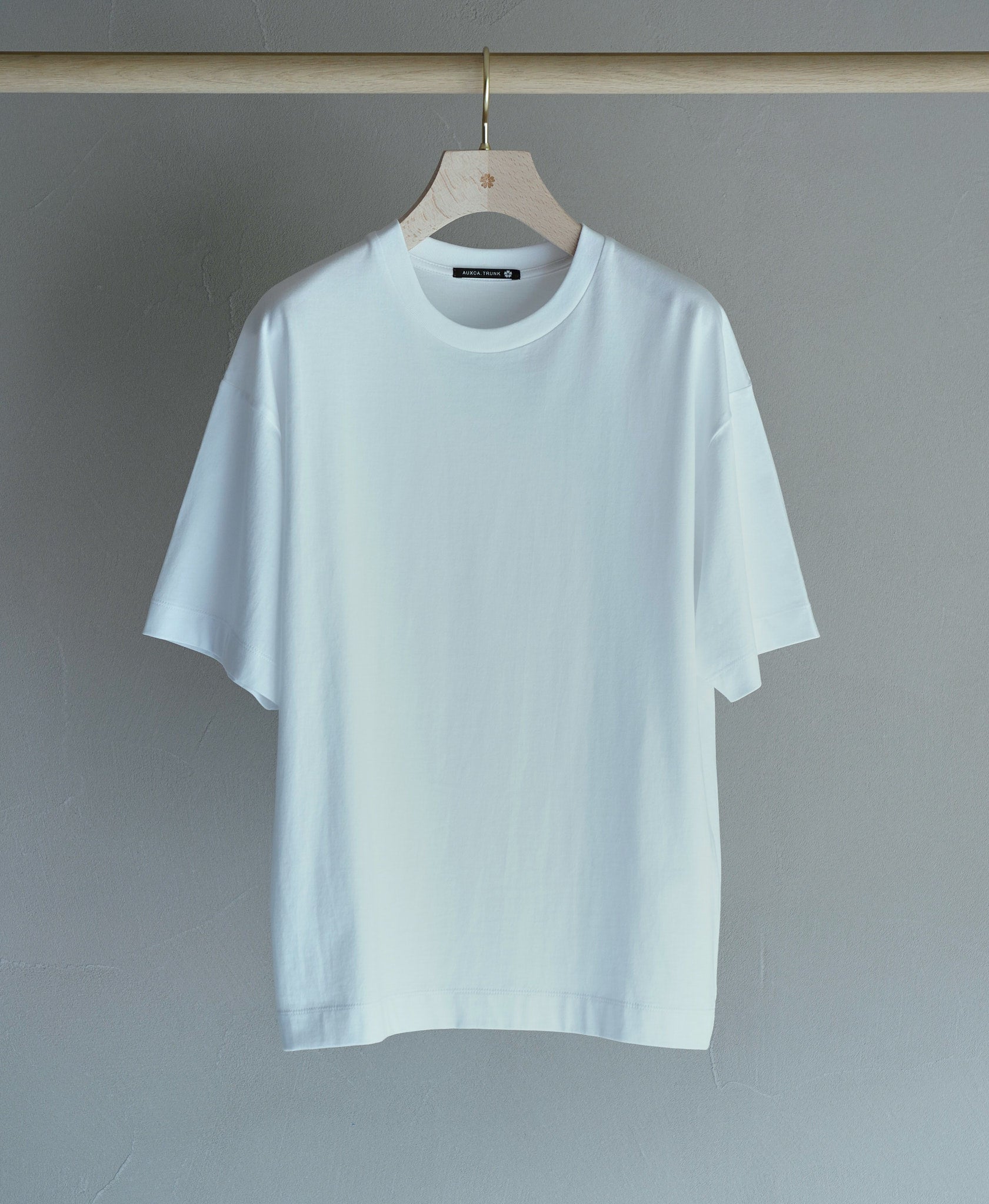 白 カットソー Tシャツ AUXCA.TRUNK オーカトランク WOMEN】T-Shirt Collection – AUXCA. DESIGN ONLINE STORE