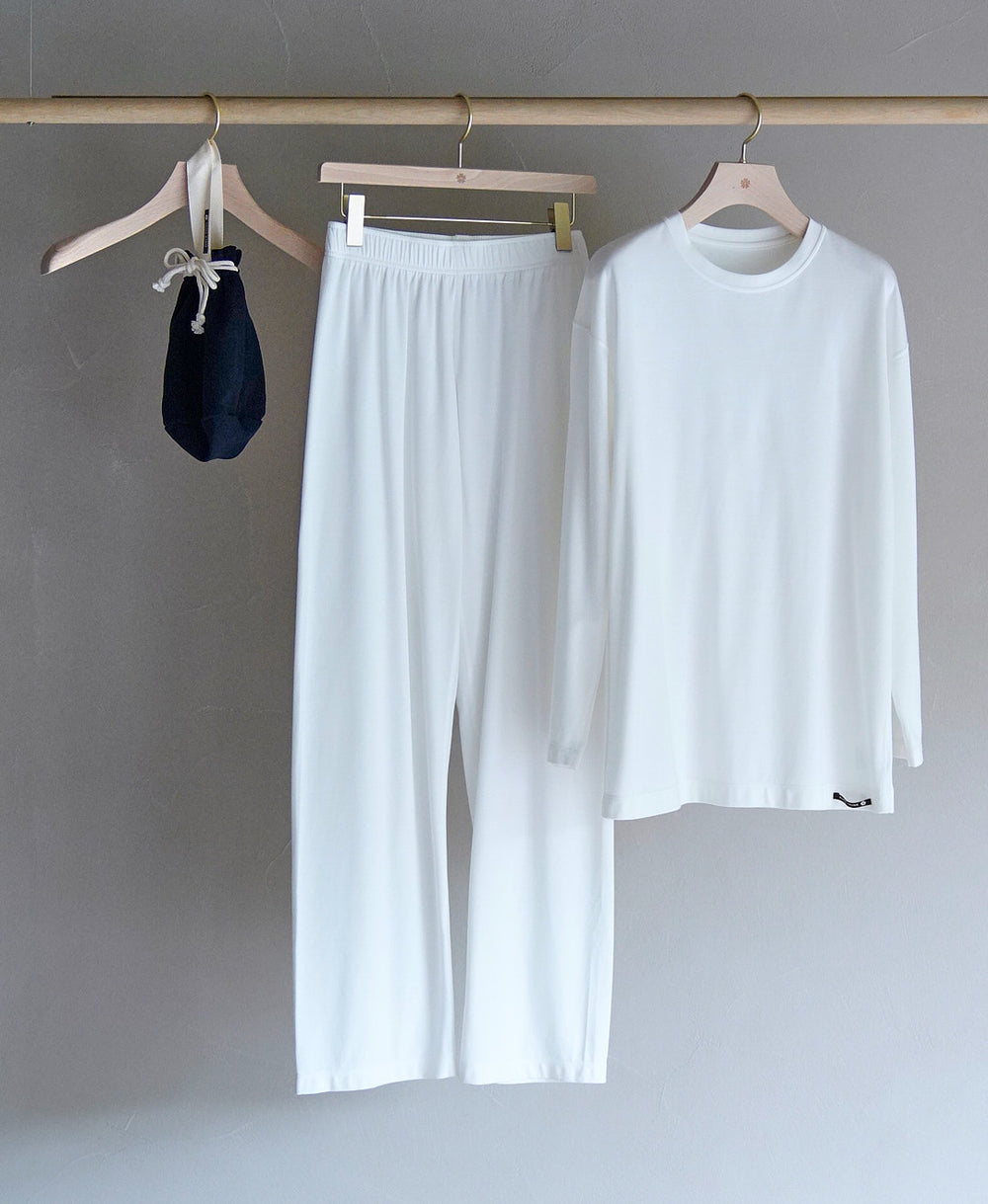 美品 AUXCA.TRUNK ドライコットンセンターシームボトム Pants – AUXCA. DESIGN ONLINE STORE