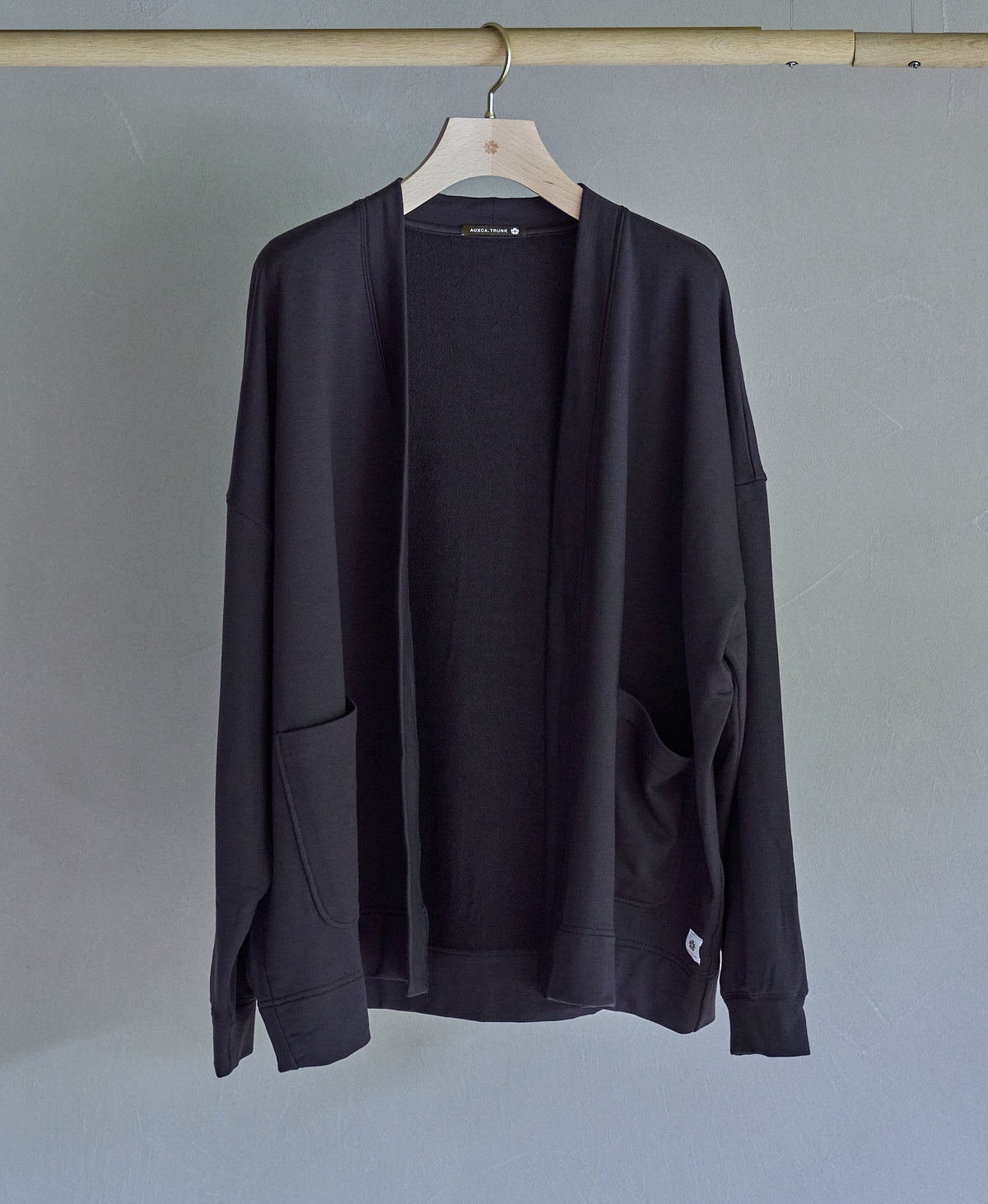 美品 AUXCA.TRUNK ドライコットンセンターシームボトム Pants – AUXCA. DESIGN ONLINE STORE