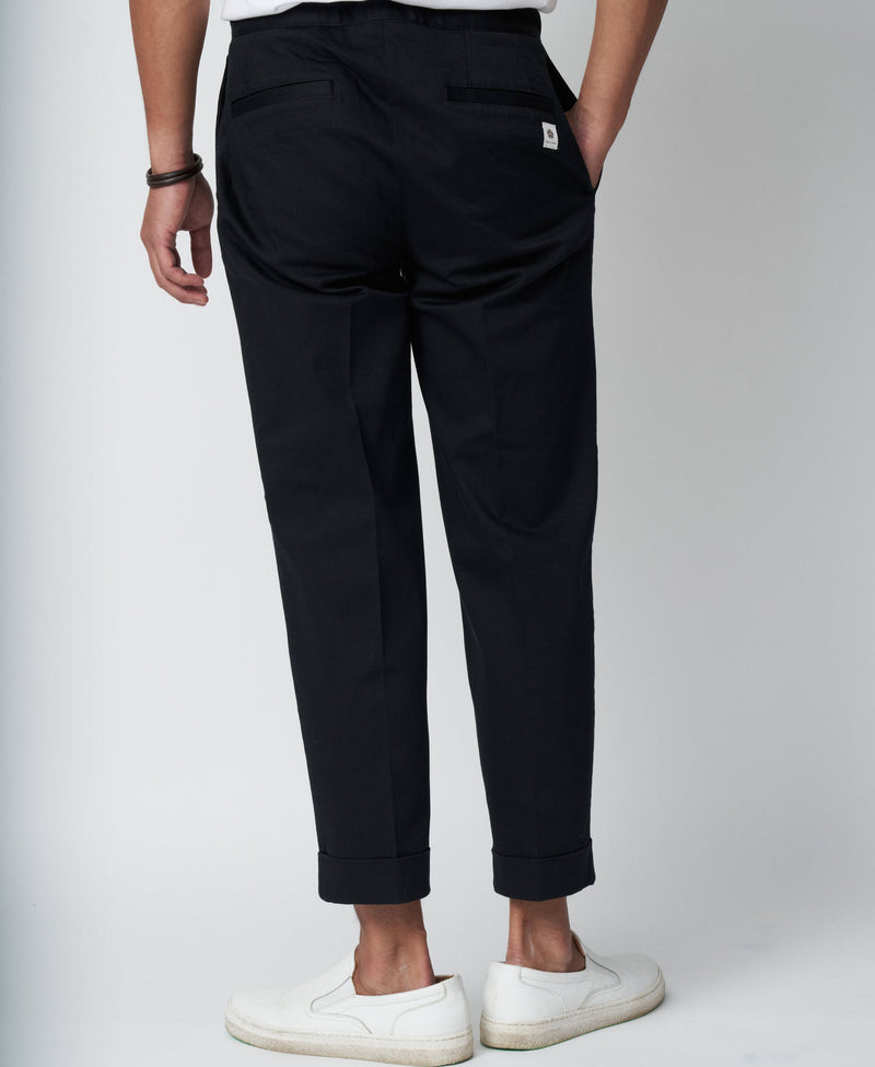 TM-6668 / Compact Twill-Tapered Pants